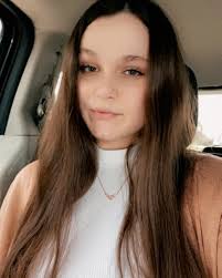 Carley Williams's Instagram, Twitter & Facebook