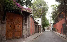It is also very popular for its snacks stalls, tostadas, quesadillas. Coyoacan El Sitio Mas Hospitalario De La Cdmx Para Airbnb