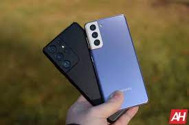The telephoto still uses a large sensor and software rather than lenses for optical zoom. Phone Comparisons Samsung Galaxy S21 Vs S21 Vs S21 Ultra
