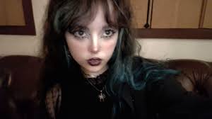 𖢥 mafē nocturne 🦇 (@tutubaranha)