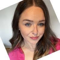 Samantha Oneill's Instagram, Twitter & Facebook