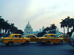 The Very Quintessential Portrait Of Kolkata The City Of Joy Sunset At The Victoria Memorial And The Yello Victoria Memorial Travel Photography Places To Go