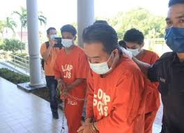 Mengikut laporan itu lagi, bapa adalah penjenayah sumbang mahram paling tinggi iaitu 380 kes, bapa saudara (231) dan saudara lelaki (87). Sumbang Mahram Bapa Durjana Direman Seminggu Malaysia News Today