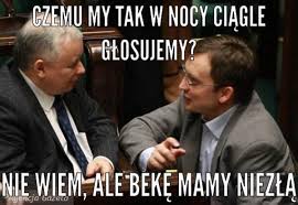 Jarosław kaczyński jest polskim politykiem i prawnikiem jest prezesem i twórcą partii prawo i sprawiedliwość. Jaroslaw Kaczynski Smieje Ogladajac Tableta