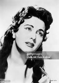 57 Lisa Firestone Photos & High Res Pictures