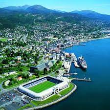 Molde, hugging the shoreline at the wide mouth of romsdalsfjorden, is known as the 'town of roses' for its fertile soil, rich vegetation and mild climate. The Town Of Molde An Erasmus Study Year In Molde Norway