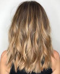 20 Honey Balayage Pictures That Really Inspire To Try Highlights Honey Balayage Is A Golden Mean Betwee In 2020 Honey Balayage Balayage Hair Blonde Short Hair Balayage