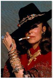 Maria laura mainetti (born teresina elsa mainetti; Cartier S New Jewelry Suite Is An Ode To Cinema S Femme Fatale And Fashion Plate Maria Felix