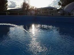 Vasca grande freestanding visto da vicino: River Piper Piscine Vasca Grande Al 50 Facebook