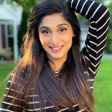 Soumya Seth's Instagram, Twitter & Facebook