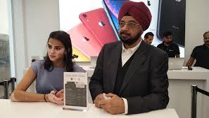 Madura fashion & lifestyle is a division of aditya birla nuvo ltd is one of india fastest growing branded apparel companies and a premium lifestyle player . Aptronix Opens Doors To India S First Flagship Apple Premium Reseller Store In Mumbai Global Prime News