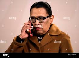 Media rosa hi-res stock photography and images