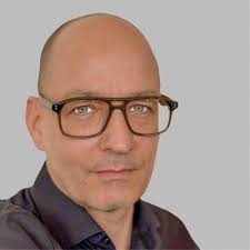 Wie die Zeit vergeht.... Das zeigt uns jedes Semester aufs neue die  Plenums-Veranstaltung der Bauingenieure! Wie zu jedem Semesterende fand  diese erneut in feierlicher Atmosphäre in der Aula der…