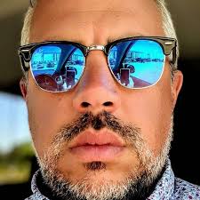 Andy Douglas (@goldcoast_gentleman) • Threads, Say more