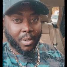 Fan reacts to YB rockin' a full tech suit in NYC summer 🥵