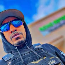 1990s. A picture of Kid and Play + Cain (from Menace 2 Society) + Full  Force (Hip Hop group) + Michael Jordan