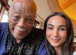 Emily Bear (@mlebear) • Instagram photos and videos