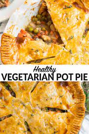 This Cozy Vegetarian Pot Pie Has A Creamy Healthy Filling Made With White Beans Carrots Peas And M Vegetarian Pot Pie Meatless Meals Healthy Veggie Pot Pie