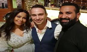 كشفت الفنانة المصرية، فادية عبد الغني، مساء أمس الجمعه، سبب غيابها عن الساحة الفنية، وسبب منع ابنتها من التمثيل. Ø´Ø§Ù‡Ø¯ Ø£ÙˆÙ„ Ø±Ø¯ Ù…Ù† Ø£Ø­Ù…Ø¯ Ø³Ø¹Ø¯ Ø¨Ø¹Ø¯ Ø´Ø§Ø¦Ø¹Ø§Øª Ø®Ù„Ø§Ù Ø´ÙŠØ±ÙŠÙ† Ø¹Ø¨Ø¯ Ø§Ù„ÙˆÙ‡Ø§Ø¨ Ù…Ø¹ Ø²ÙˆØ¬Ù‡Ø§ Ù…Ø¨ØªØ¯Ø§