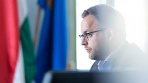 More ideas from orban balazs. Kulon Gyorsitopalyat Kell Acsolni A Legtehetsegesebb Magyar Fiataloknak Interju Orban Balazzsal Portfolio Hu