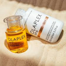 My hair was fried and dead, 14 years of straightening it on 230 degrees everyday and aged 24 my hair was uneven, falling out, and my natural curls were fried. Olaplex Hair Treatments Johnson Blythe Hair Salon Hertford