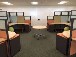 A Modified Dogbone Style Cubicle With Glass Http Joycecontract Com Office Tables Desks Office Cubicles Html Cubicle Design Office Design Furniture