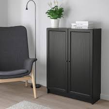 Billy Oxberg Bucherregal Mit Turen Schwarzbraun Ikea Deutschland Billy Oxberg Billy Regal Turen Bucherregal