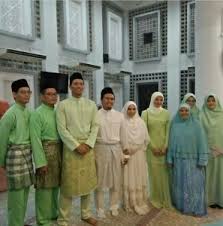 Menjadi antara artis wanita yang terlaris di malaysia. Antara Selebriti Popular Bersama Adik Beradik Yang Semuanya Bertudung Memang Cun Habis My Cms