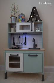 Ikea Duktig Play Kitchen Makeover U Bahn Fliese Licht Unter Der Mikrowelle Ikea Tipps Ikea Spielkuche Kinder Zimmer Ikea Kuchenideen