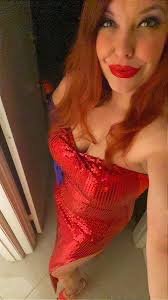 Elizabeth 🦎 (@ElleG811)