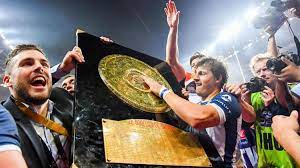 The bouclier de brennus, or brennus shield in english, is a trophy awarded to the winners of the french rugby union domestic league. Top 14 Les Folles Vacances Du Bouclier De Brennus Top 14 2017 2018 Rugby Rugbyrama