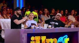Iumor este o emisiune de televiziune care este difuzată de postul antena 1 și a debutat în aprilie 2016. Video Scandal Cu Bendeac La Antena 1 S A Retras Din Juriu In Timpul Show Ului Iumor Voi Spune Ce Am De Zis È™i Plec De La Masa Juriului