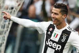 Cristiano ronaldo aurait pris la décision de s'en aller. Football Cristiano Ronaldo Gagne Plus D Argent Sur Instagram Qu En Jouant Au Foot