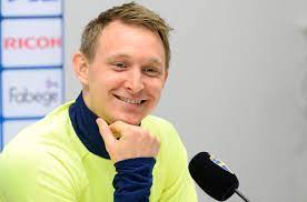 Kim källström (* 1982), schwedischer fußballspieler mikael källström (* 1959), schwedischer fußballspieler und trainer diese seite ist. Squawka News Pa Twitter Kim Kallstrom Transfer Crashes New Club S Website Https T Co Ub53x84jzo