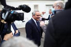 Jun 27, 2021 · vers 11 heures ce dimanche 27 juin, xavier bertrand est venu voter cette fois accompagné de sa compagne vanessa williot. Xavier Bertrand A Vote Sous Une Cohue Mediatique A Saint Quentin Pour Le Second Tour Des Regionales Et Departementales