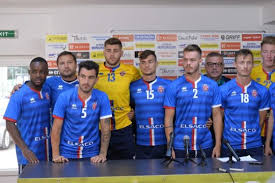 Îmi folosește datele personale în conformitate cu declarația de confidențialitate și politica privind modulele cookie și alte tehnologii similare. Video Foto Fc Botosani Si A Prezentat Noile AchiziÈ›ii È™i Echipamentul Hervin Ongenda Va Fi Amendat Pentru Intarziere