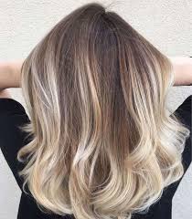 Ombre Hair Blonde Et Couleur Chatain Avec Coupe Mi Longue Beige Hair Beige Blonde Balayage Blonde Balayage