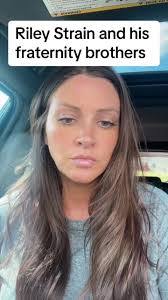 Ashley Traweek's Instagram, Twitter & Facebook