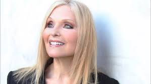 ROSLYN KIND sings IT AIN'T NO GOOD FEELING BAD