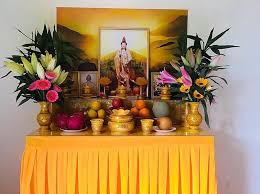 香爐掉到地上要換新的 也不能結緣給他人用 問 觀音堂佛台上的香爐不小心掉到地上 如今我們已經更換了