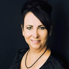 Ashlee Kaye's Instagram, Twitter & Facebook