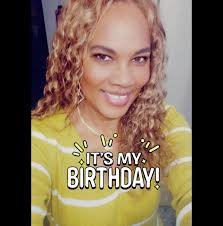 More beautiful pictures of Prom 25 from the Comb Twins Jessie & D'Lila.