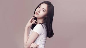 You are currently watching the based on the worldwide hit korean drama of the same name, this vietnamese adaptation transports the romantic drama of a military officer and trauma. Hwayoung Mengaku Kalau Peran Di Drama Hits Ini Hampir Jatuh Ke Tangannya Asli Atau Ngarang Tribunstyle Com