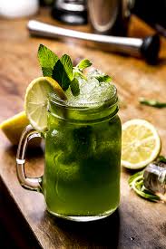 وصفة مشروب موخيتو منعش مثل المقاهي Recipe Graphic Design Tutorials Diy Mason Jar Mug Glassware