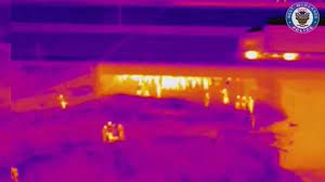 Connect with your friends via text or voice message while you watch together. Coronavirus Warmebild Deckt Illegalen Rave Auf Teilnehmern Droht Geldstrafe Video Stern De