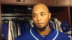 Royals catcher wore clip-on tie over gear for Father's Day