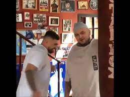 Versus баста vs kyivstoner на баттле гуфа и птахи. Basta I Kievstoner Prikalyvayutsya Na Syomkah Gazlive Youtube