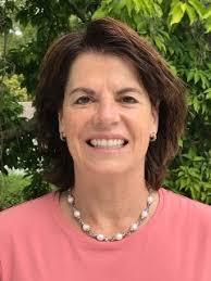 Toni Roesch's Instagram, Twitter & Facebook