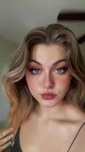 Haley Bates's Instagram, Twitter & Facebook