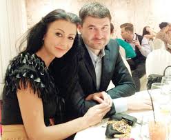 Denisa tanase varsta ile ilgili şiirler kayıt tarihine göre listelenmektedir. Denisa Bambi Divort Dupa Ce Si A Despartit Sotul De Familie